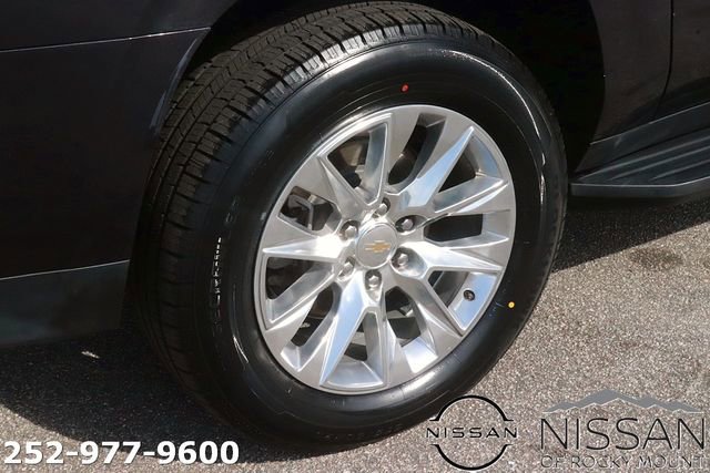 Used 2023 Chevrolet Suburban Premier RWD image 8