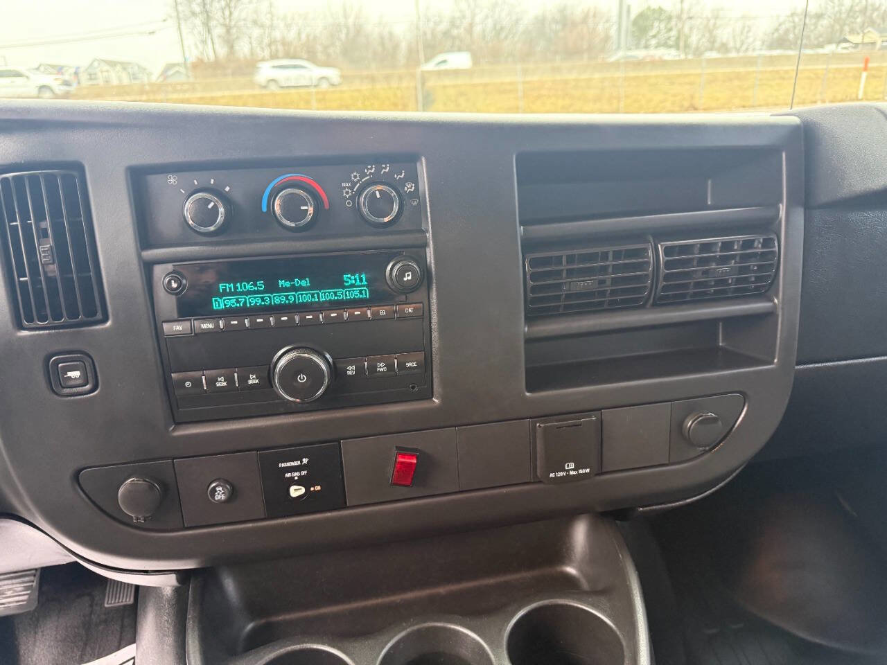 Used 2015 Chevrolet Express 2500 image 21