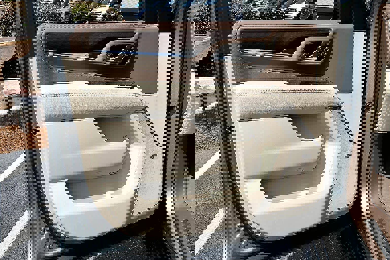 Used 2023 GMC Yukon Denali w/ Advanced Technology Package image 22