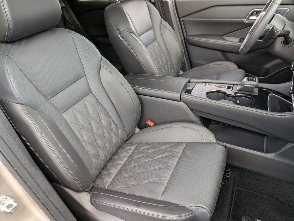 Used 2024 Nissan Rogue Platinum w/ Platinum Premium Package FWD image 28