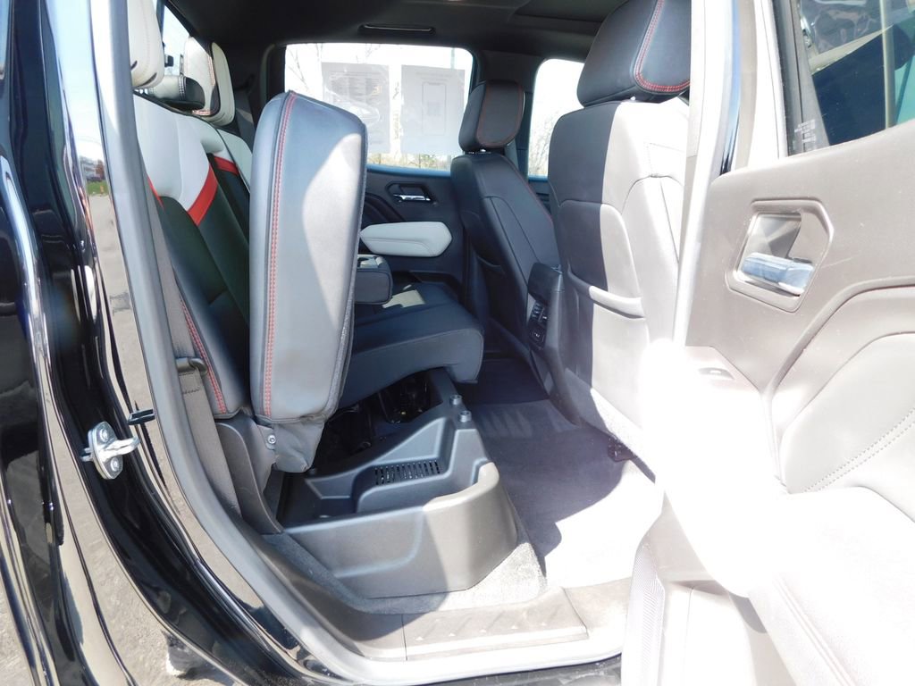 Used 2023 GMC Canyon AT4X image 27