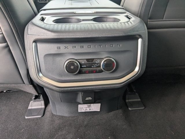 New 2027 Ford Expedition Platinum RWD image 18