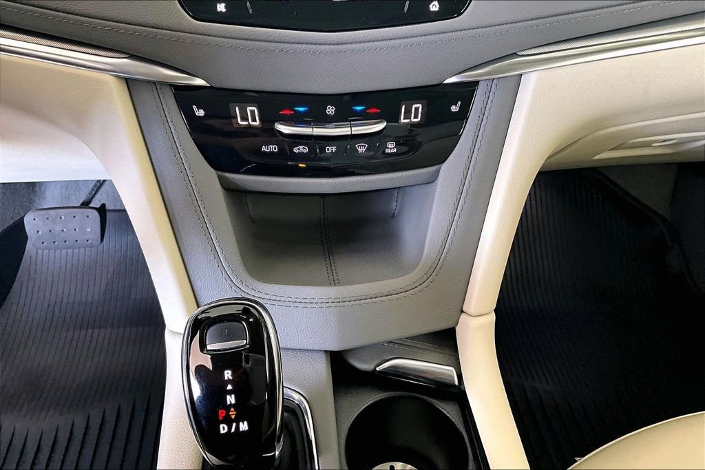 Used 2023 Cadillac XT5 Premium Luxury w/ Technology Package FWD image 11