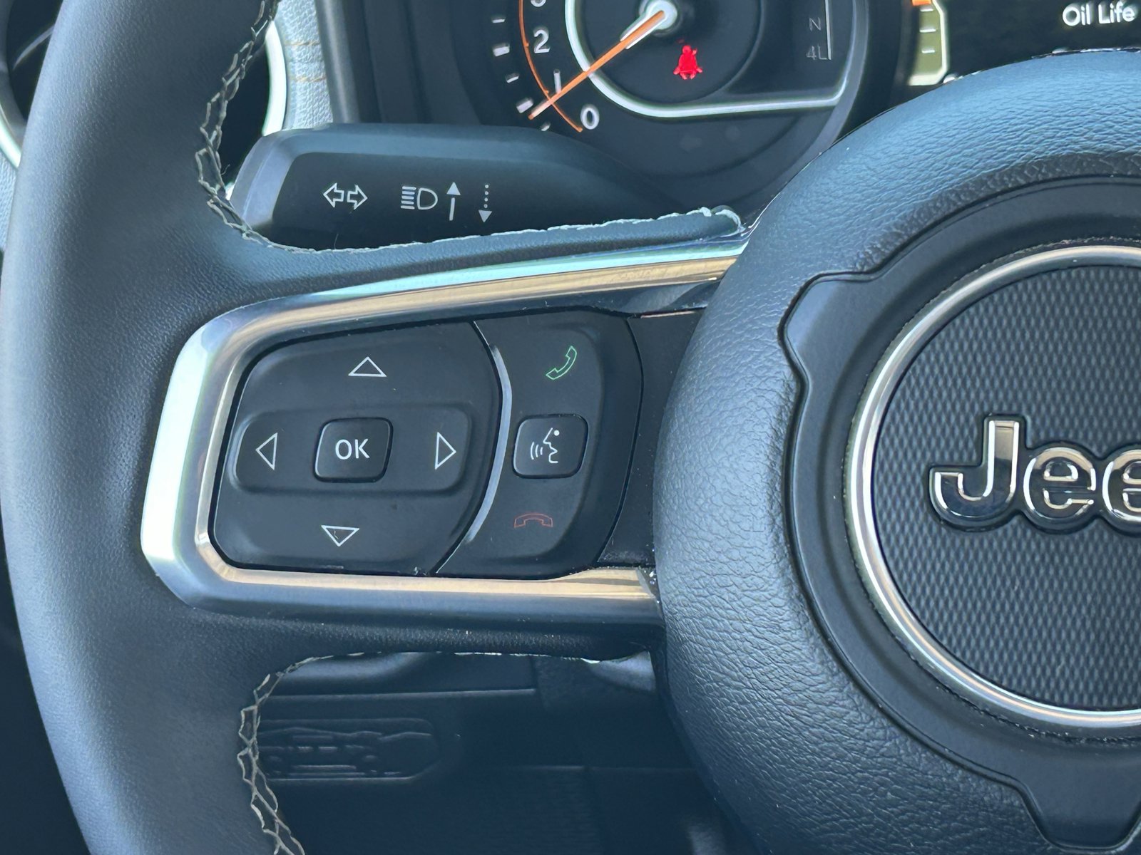 Used 2025 Jeep Wrangler Unlimited Sahara AWD/4WD image 24