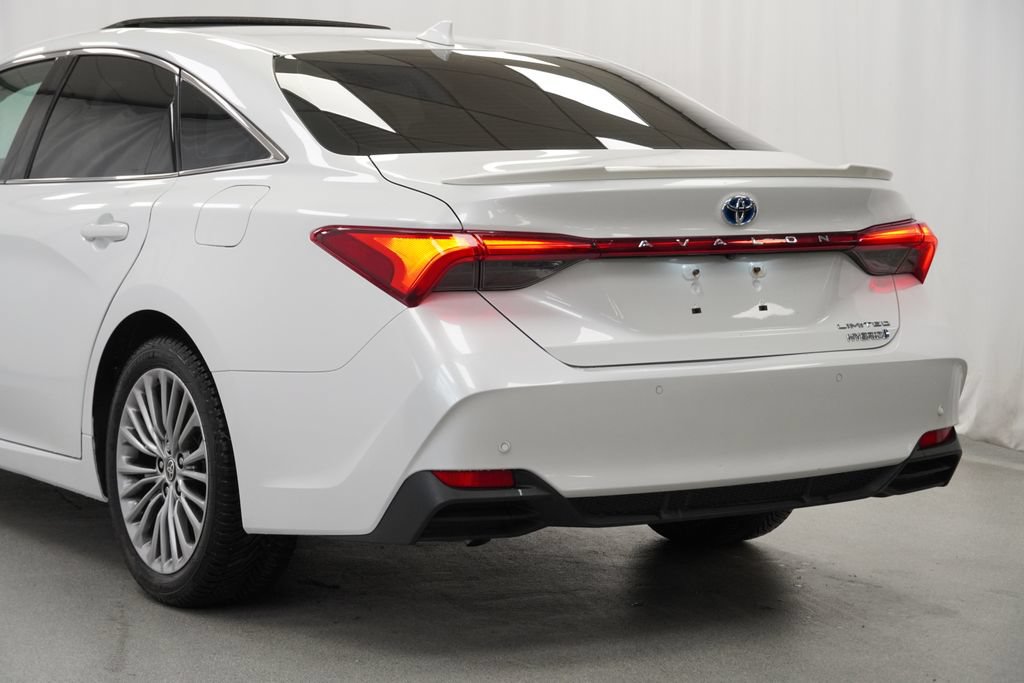 Used 2021 Toyota Avalon Limited w/ Advanced Safety Package FWD image 13