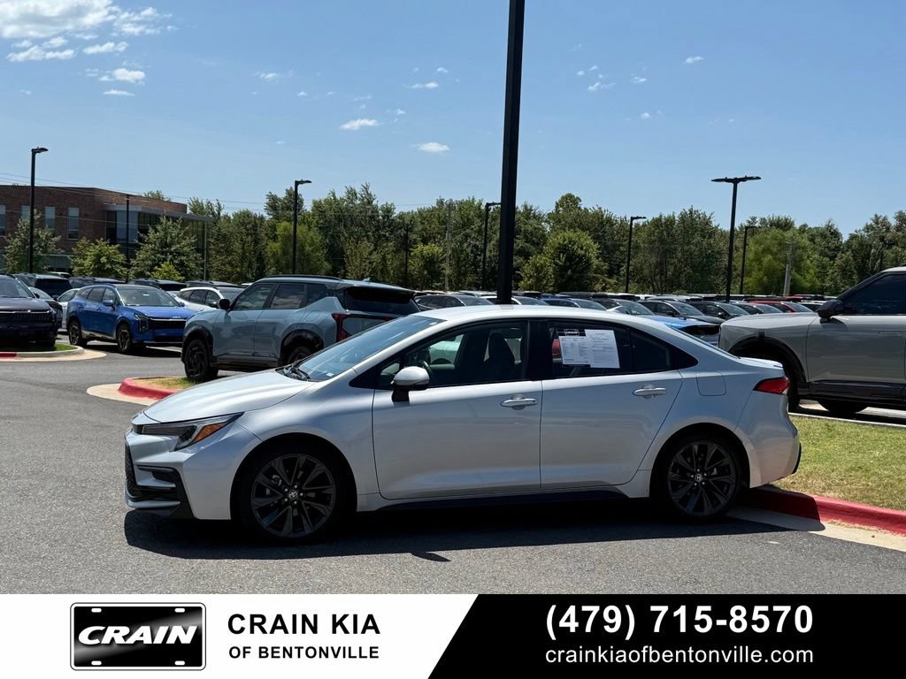 Used 2025 Toyota Corolla SE FWD image 4
