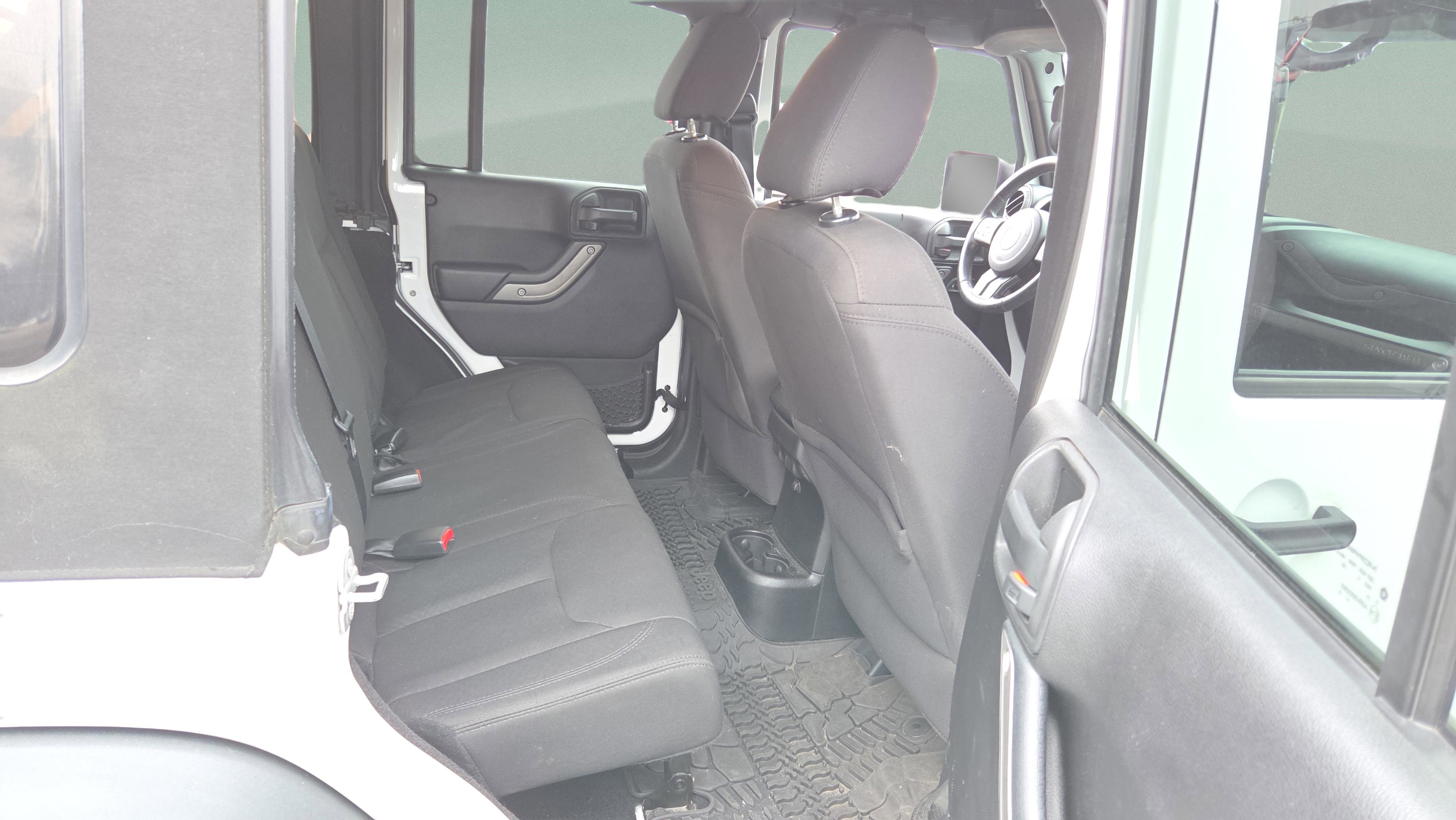 Used 2015 Jeep Wrangler Unlimited Sport image 13