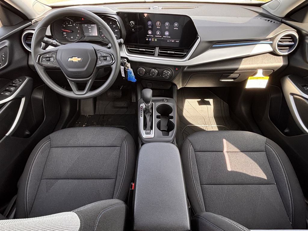 New 2026 Chevrolet Trax LS w/ LS Convenience Package FWD image 7