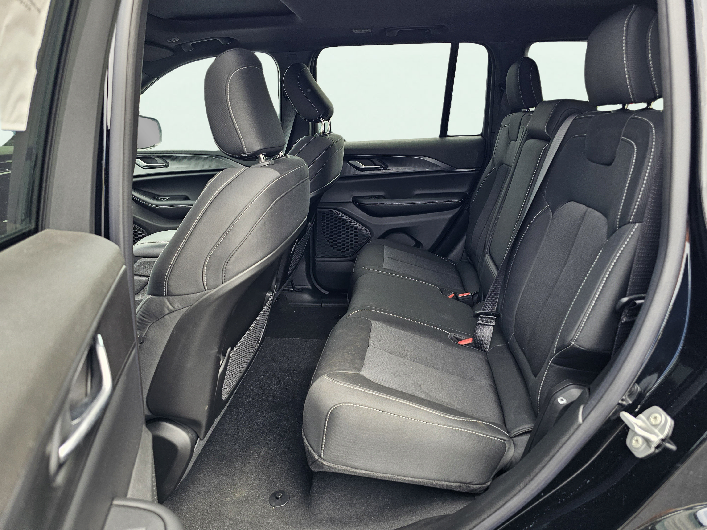 New 2026 Jeep Grand Cherokee Laredo X RWD image 32