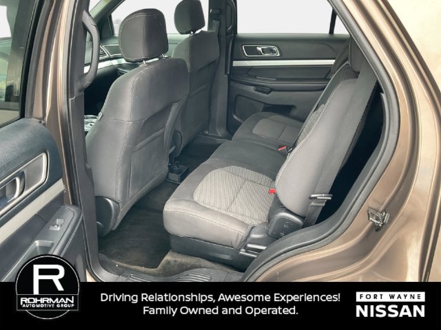 Used 2016 Ford Explorer XLT w/ Equipment Group 201A AWD/4WD image 14