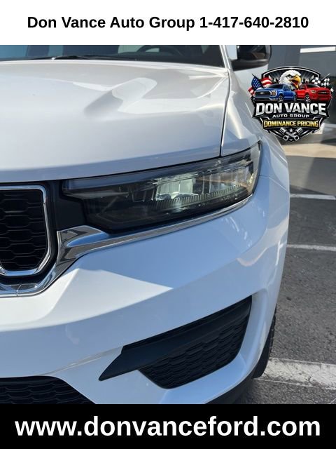 Used 2025 Jeep Grand Cherokee Laredo w/ Trailer Tow Package image 39