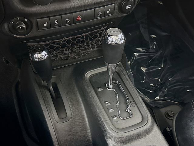 Used 2017 Jeep Wrangler Unlimited Sahara image 14