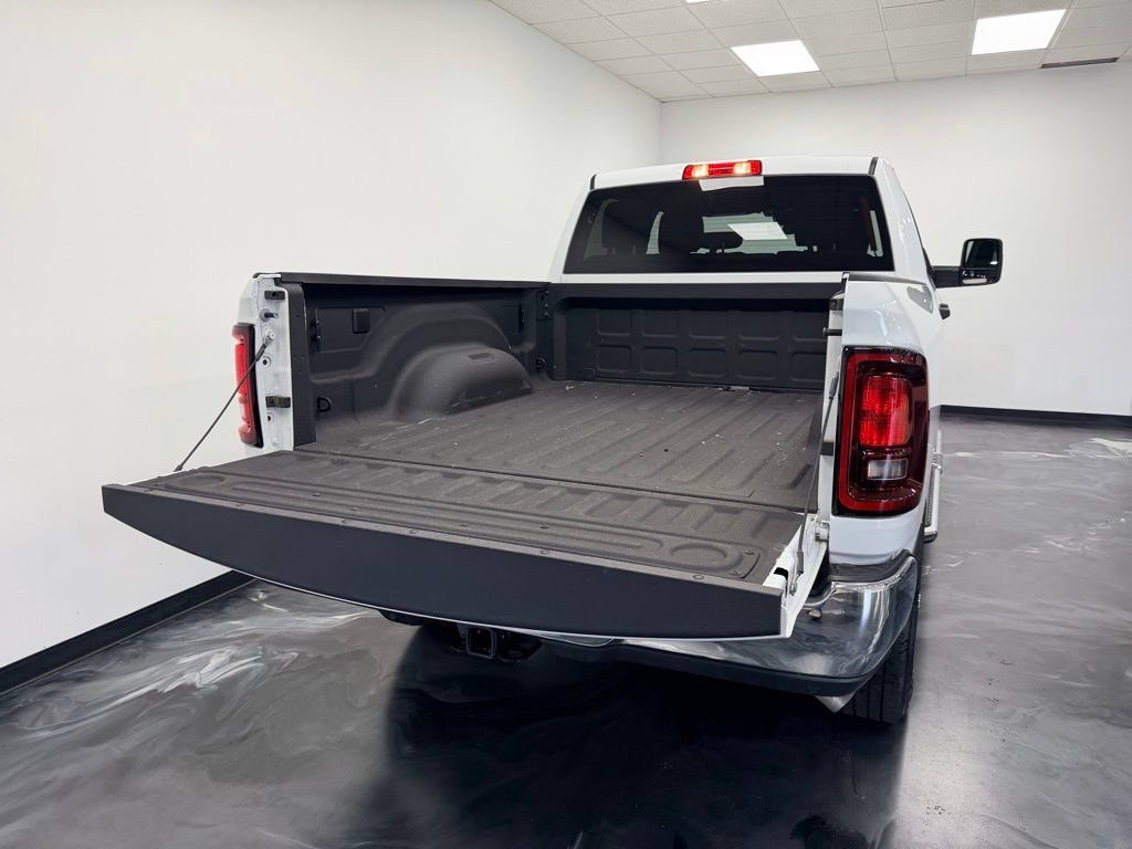 Used 2025 RAM 2500 Big Horn AWD/4WD image 8