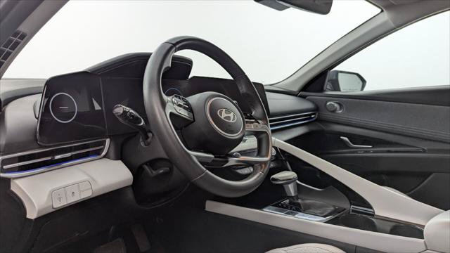 Used 2025 Hyundai Elantra Limited FWD image 23
