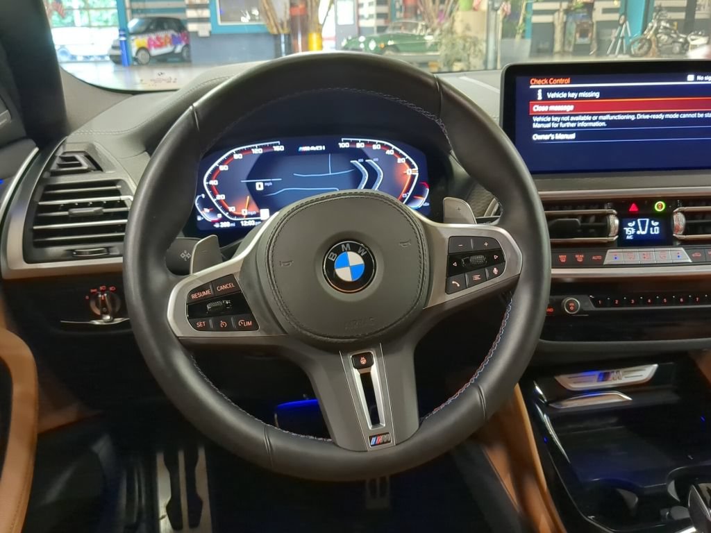 Certified 2025 BMW X4 M40i w/ Premium Package AWD/4WD image 2