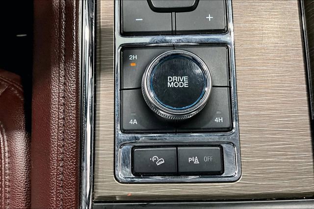 Used 2024 Ford Expedition Limited image 16