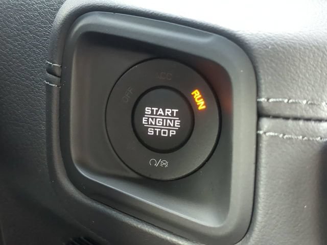 New 2026 Jeep Wrangler Unlimited Sahara AWD/4WD image 35