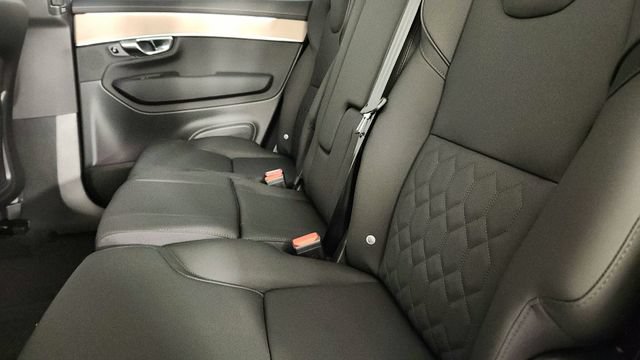 New 2026 Volvo XC90 B6 Plus w/ Protection Package Premier AWD/4WD image 29