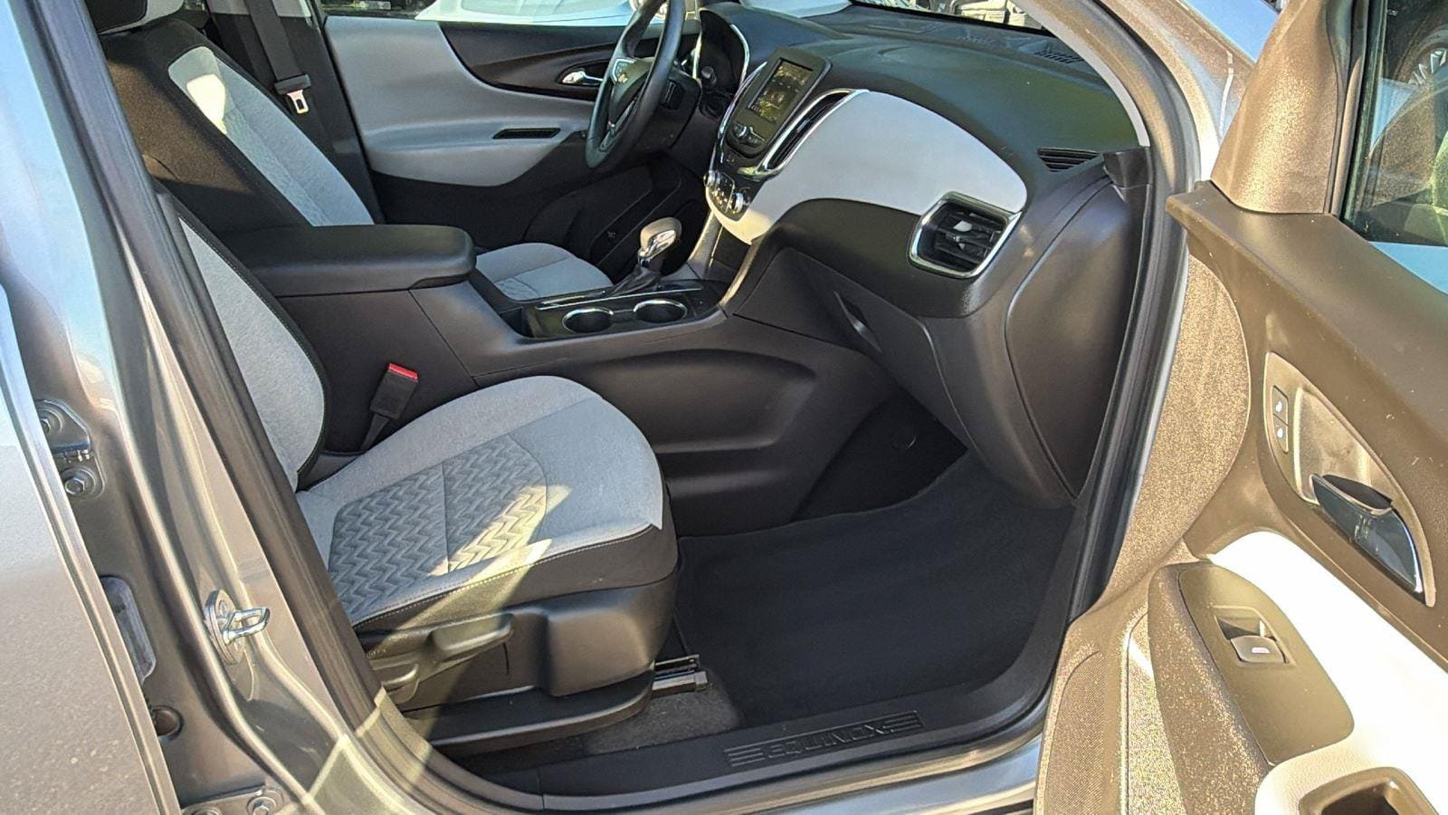 Used 2024 Chevrolet Equinox LT FWD image 18