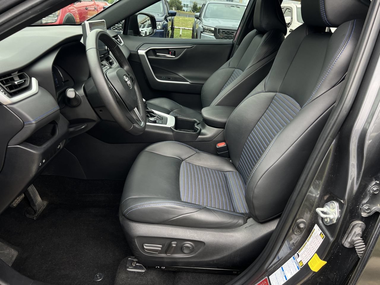 Used 2022 Toyota RAV4 XSE AWD/4WD image 22