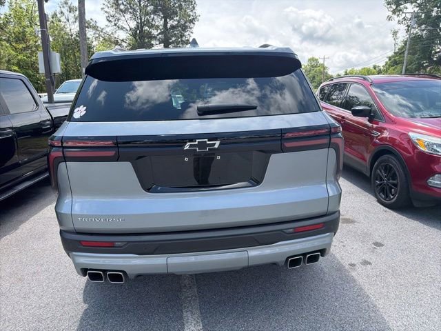 Used 2025 Chevrolet Traverse LT FWD image 17