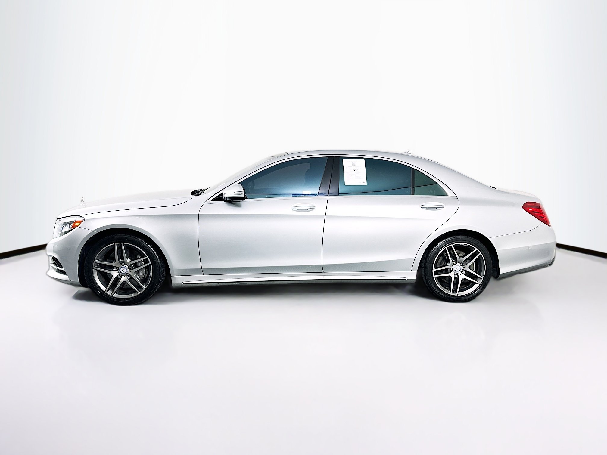 Used 2016 Mercedes-Benz S 550 Sedan image 4