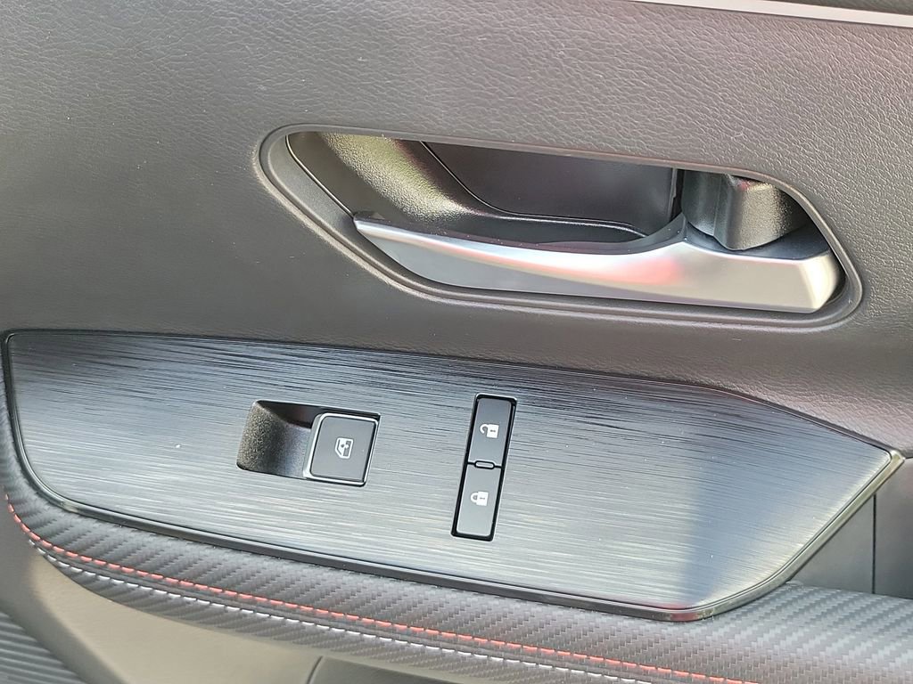 Certified 2025 Nissan Kicks SR image 22