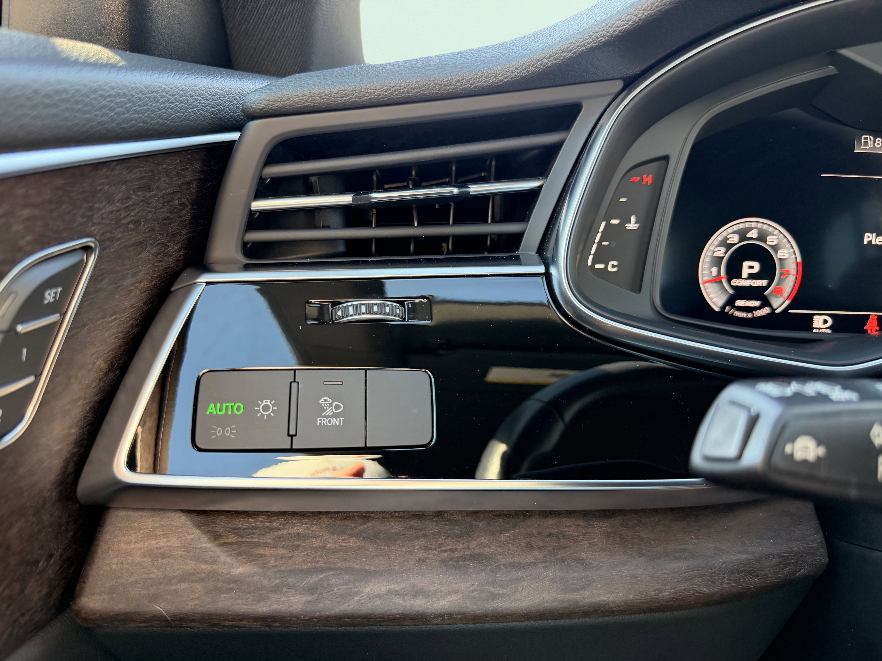 Used 2023 Audi Q8 Premium w/ Convenience Package image 52