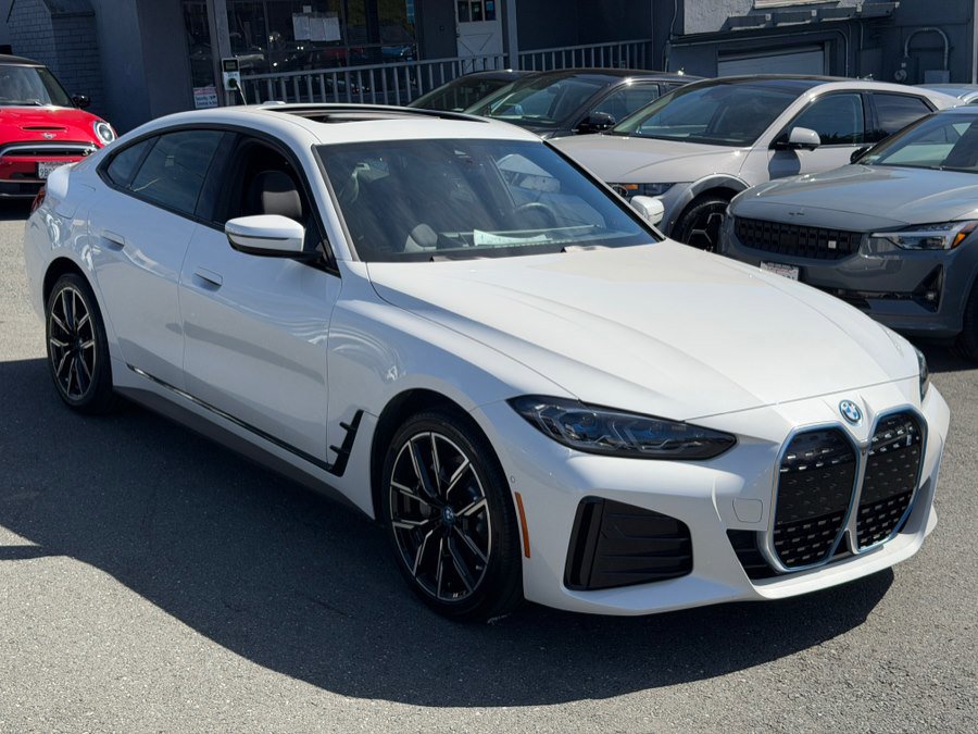 Used 2023 BMW i4 eDrive40 w/ M Sport Package image 3