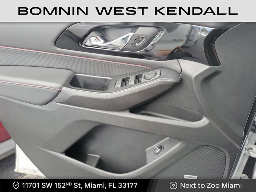 Used 2024 Chevrolet Traverse RS image 24