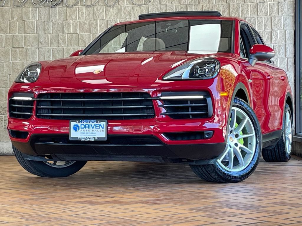 Used 2023 Porsche Cayenne w/ Premium Package AWD/4WD image 2