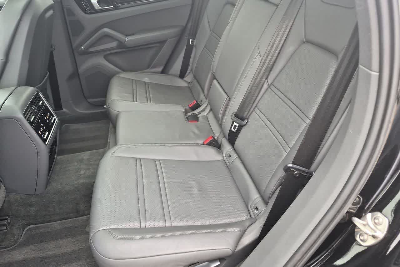 Used 2020 Porsche Cayenne AWD/4WD image 20