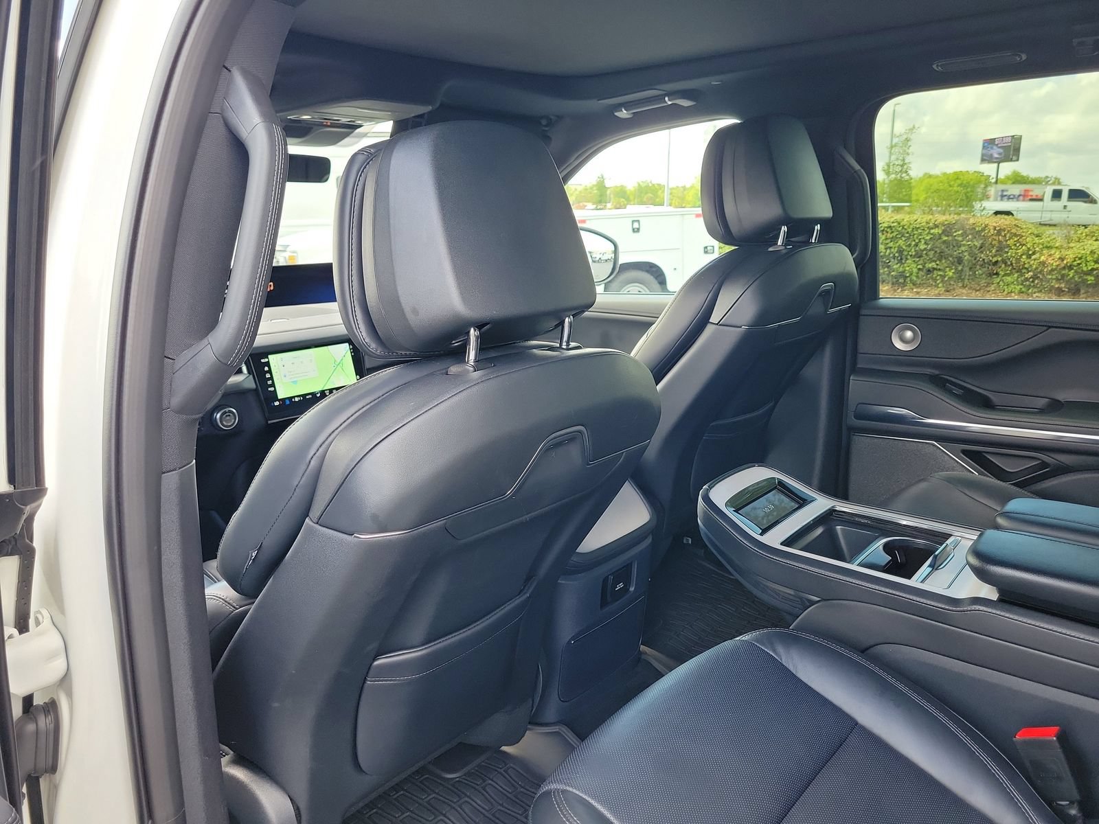 Used 2025 Lincoln Navigator Reserve w/ Jet Appearance Package AWD/4WD image 10