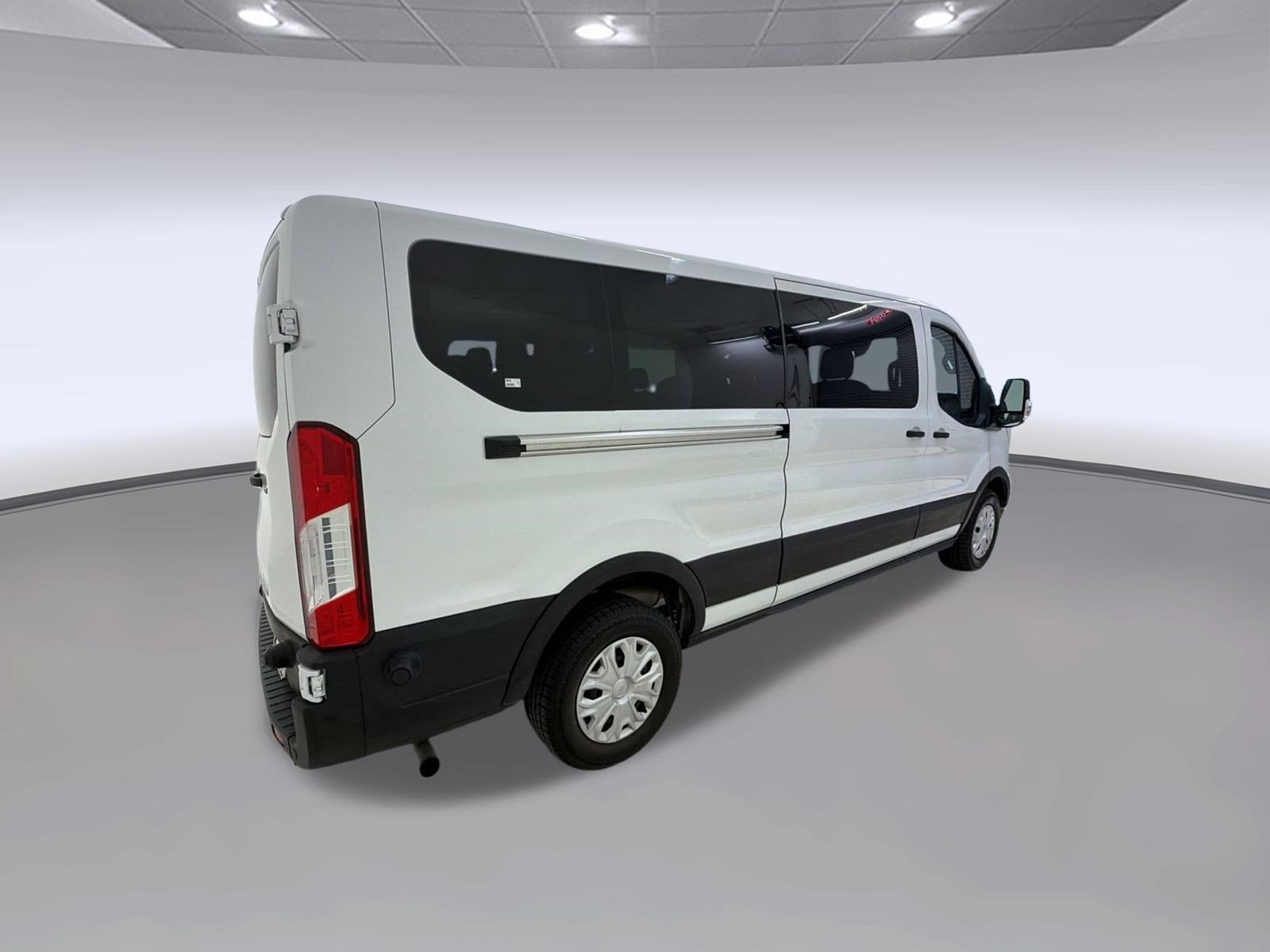 Used 2024 Ford Transit 350 XLT RWD image 9