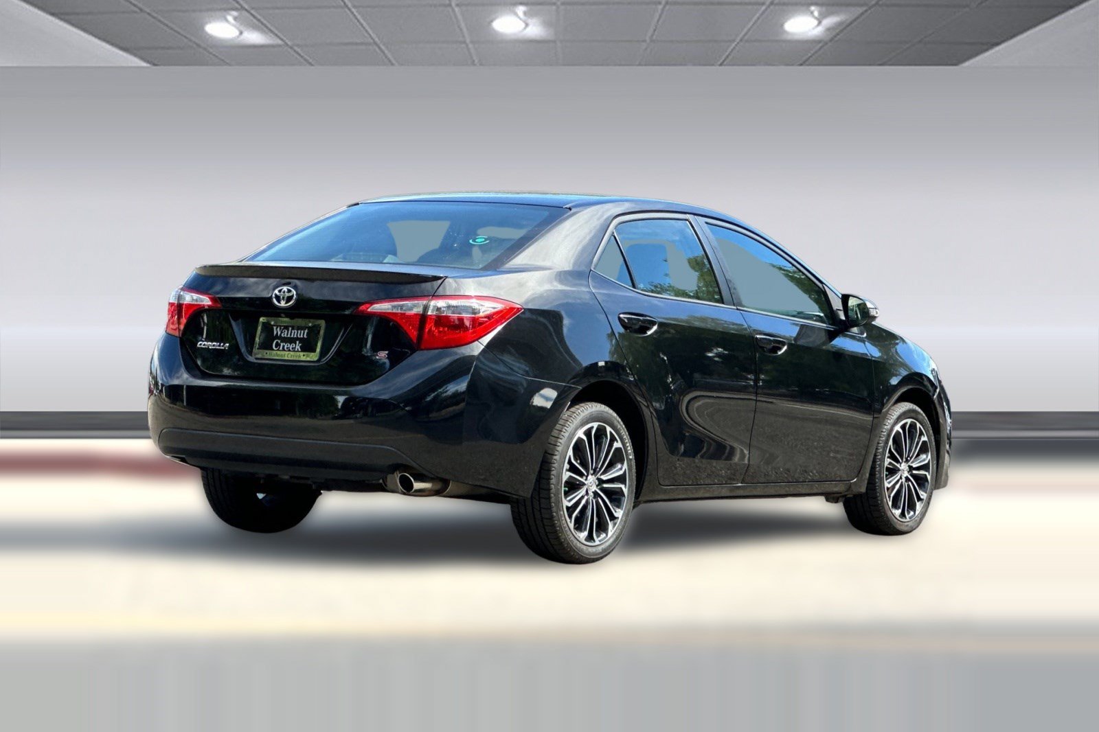 Used 2015 Toyota Corolla S FWD image 9