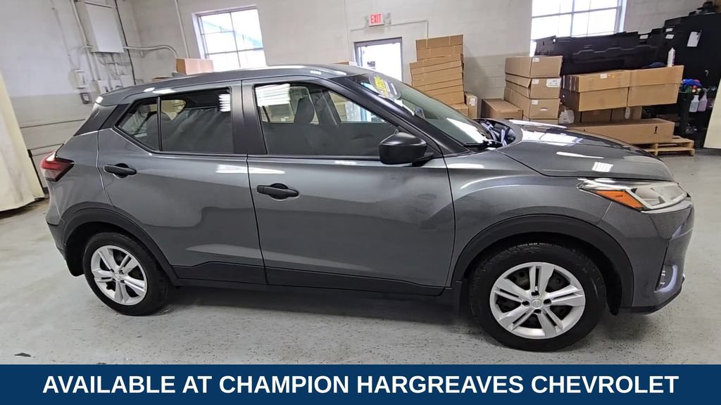 Used 2022 Nissan Kicks S FWD image 11