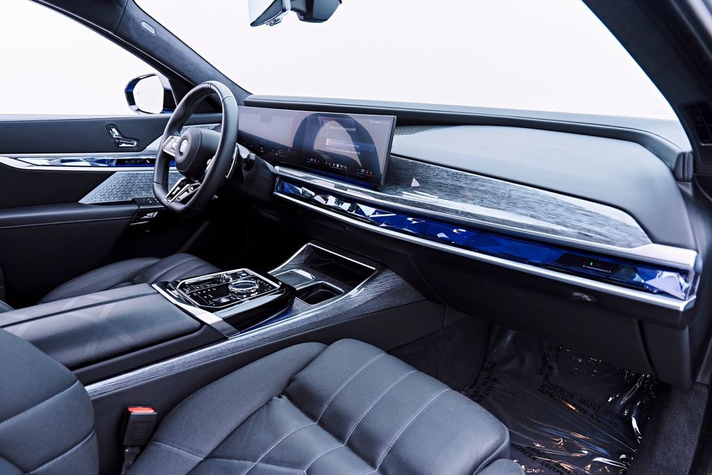 Used 2024 BMW 760i xDrive AWD/4WD image 47