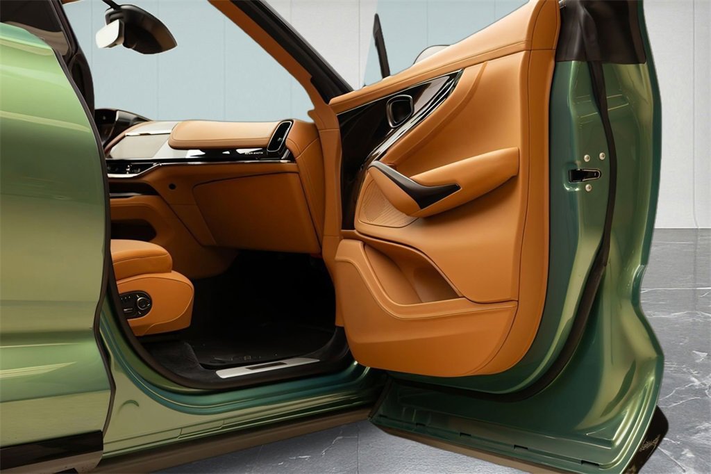 New 2025 Aston Martin DBX 707 image 29