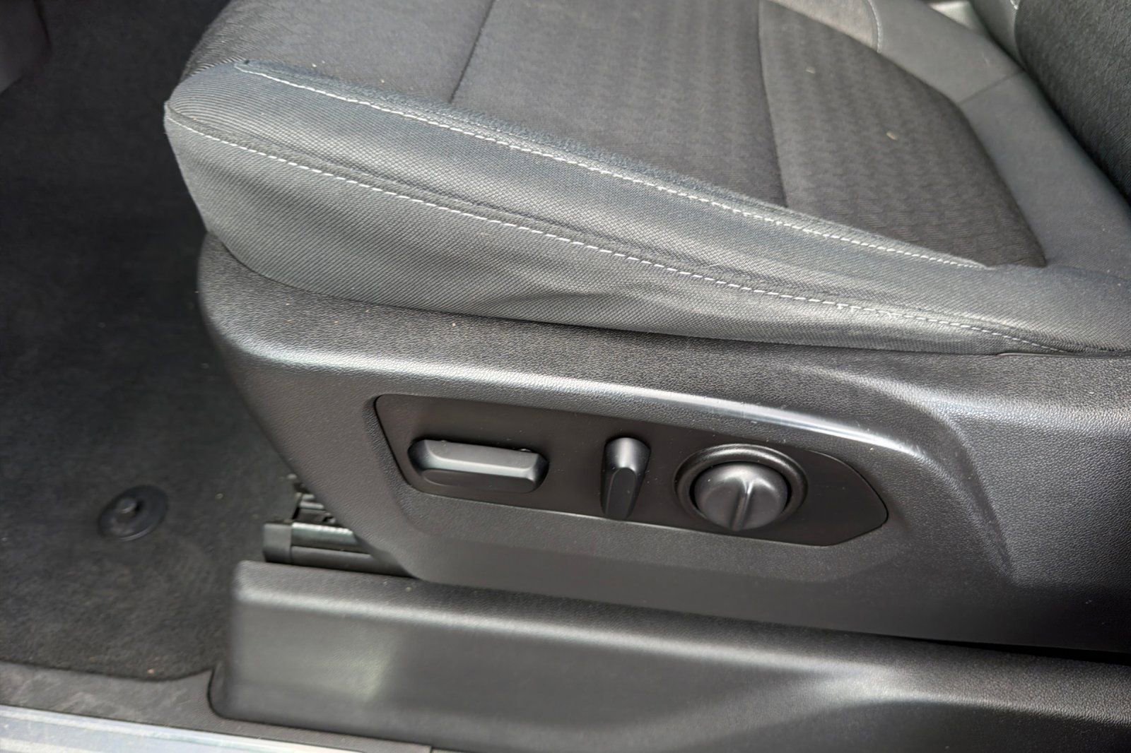 Used 2021 GMC Sierra 1500 Elevation image 12