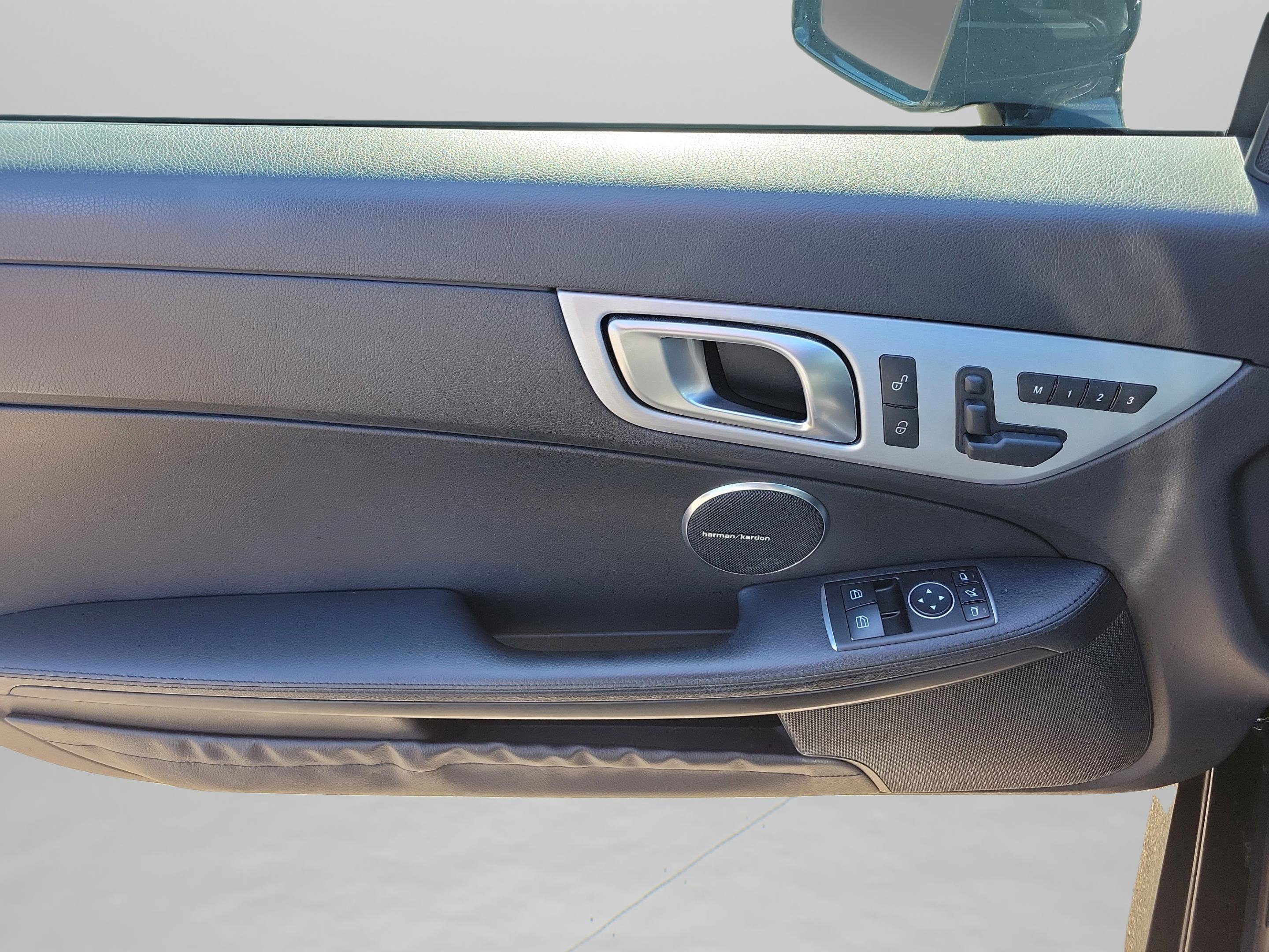 Used 2015 Mercedes-Benz SLK 250 image 7