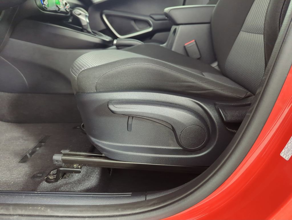 Used 2025 Kia Soul LX w/ LX Technology Package image 13