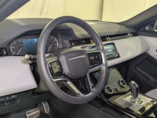 Used 2023 Land Rover Range Rover Evoque R-Dynamic S image 4