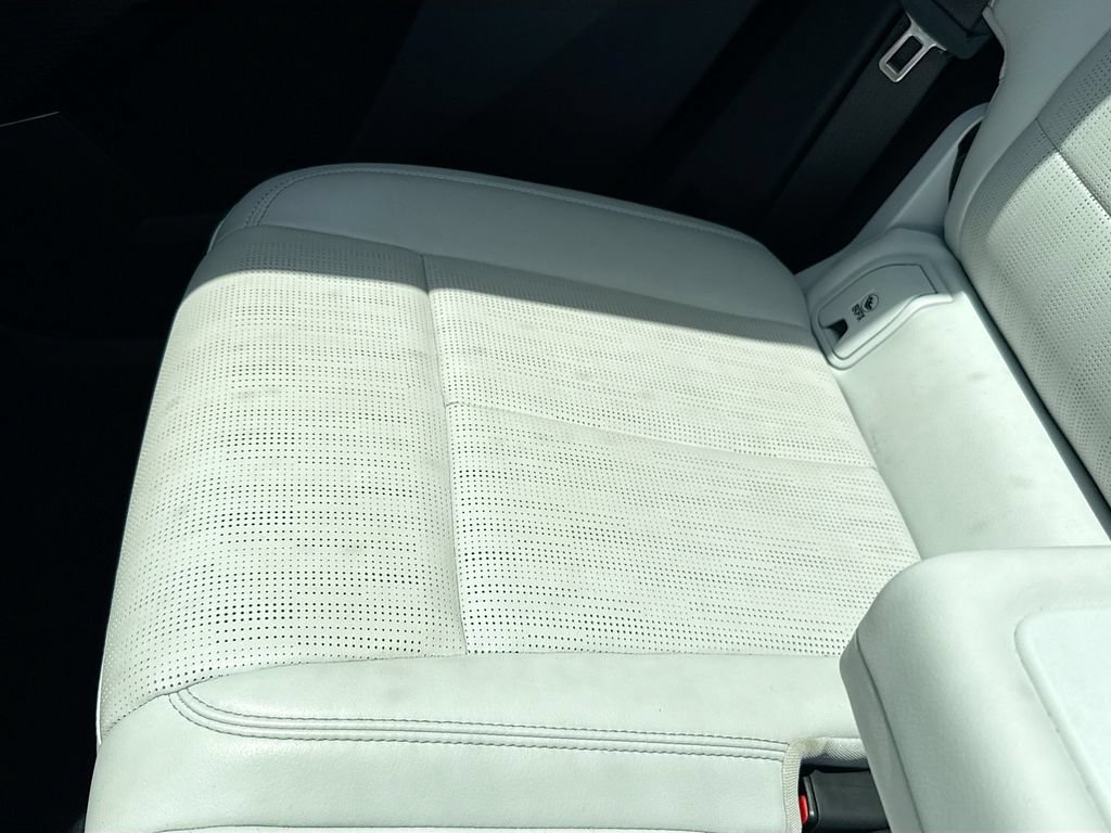 Used 2024 Cadillac Lyriq Luxury RWD image 28