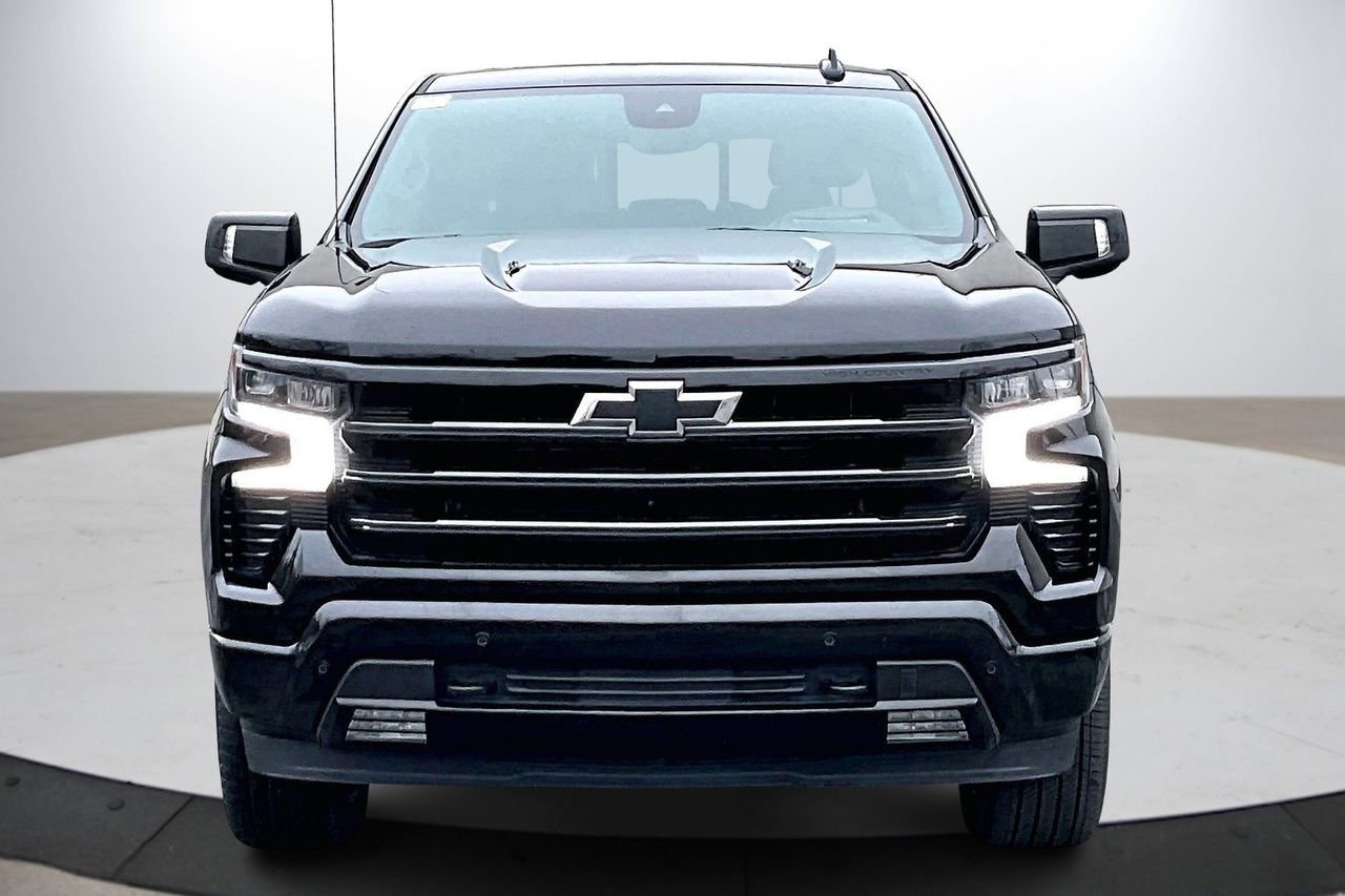 Used 2025 Chevrolet Silverado 1500 High Country w/ Midnight Edition image 3