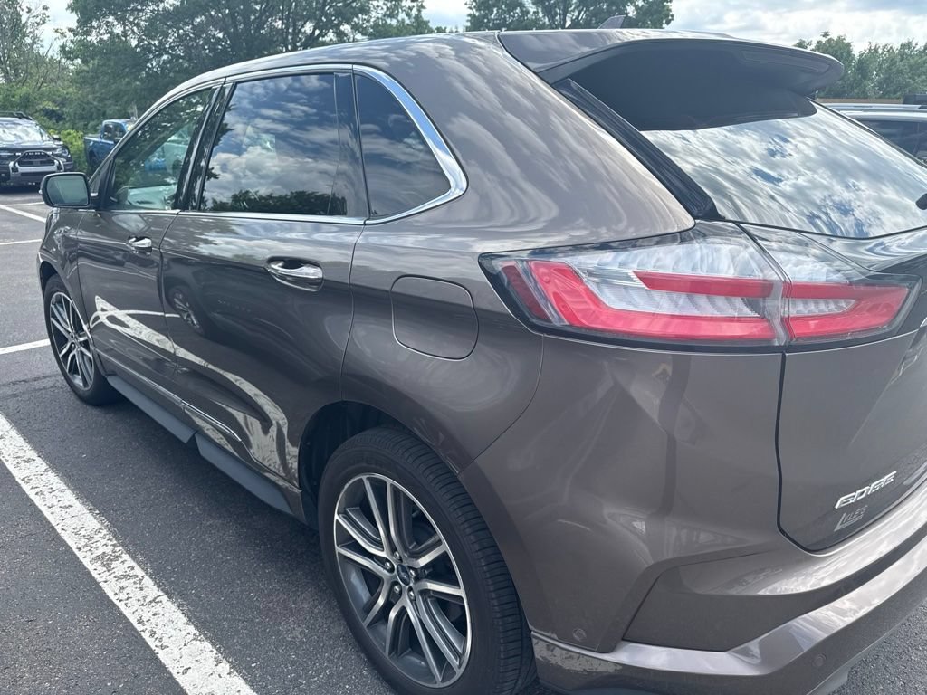 Used 2019 Ford Edge Titanium w/ Equipment Group 301A AWD/4WD image 8