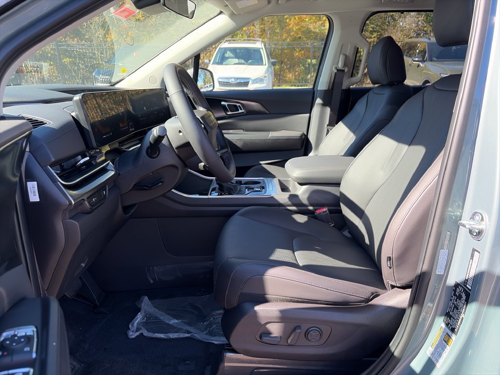 New 2027 Kia Carnival EX FWD image 15