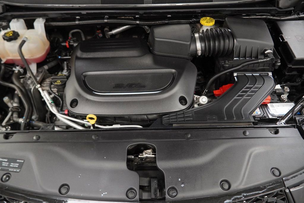 Used 2023 Chrysler Pacifica Touring-L w/ S Appearance Package image 48