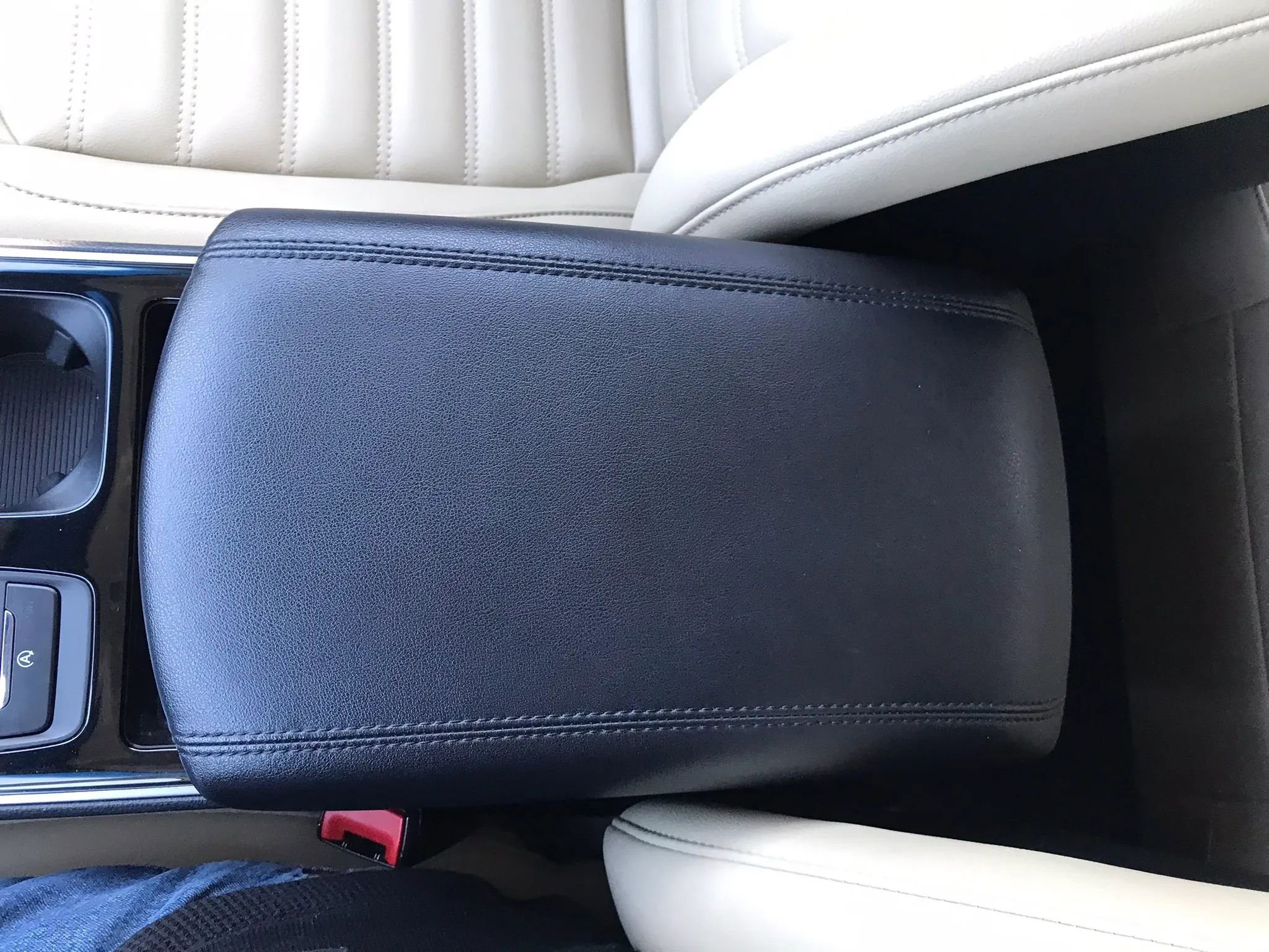 Used 2020 Ford Edge SEL w/ Cold Weather Package image 34