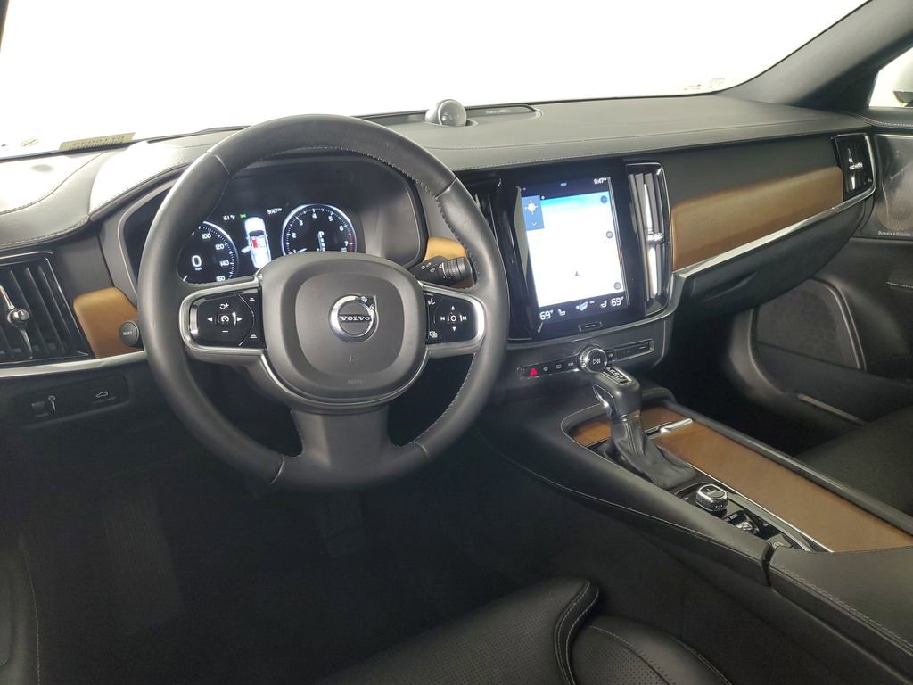 Used 2017 Volvo S90 T6 Inscription w/ Vision Package image 15