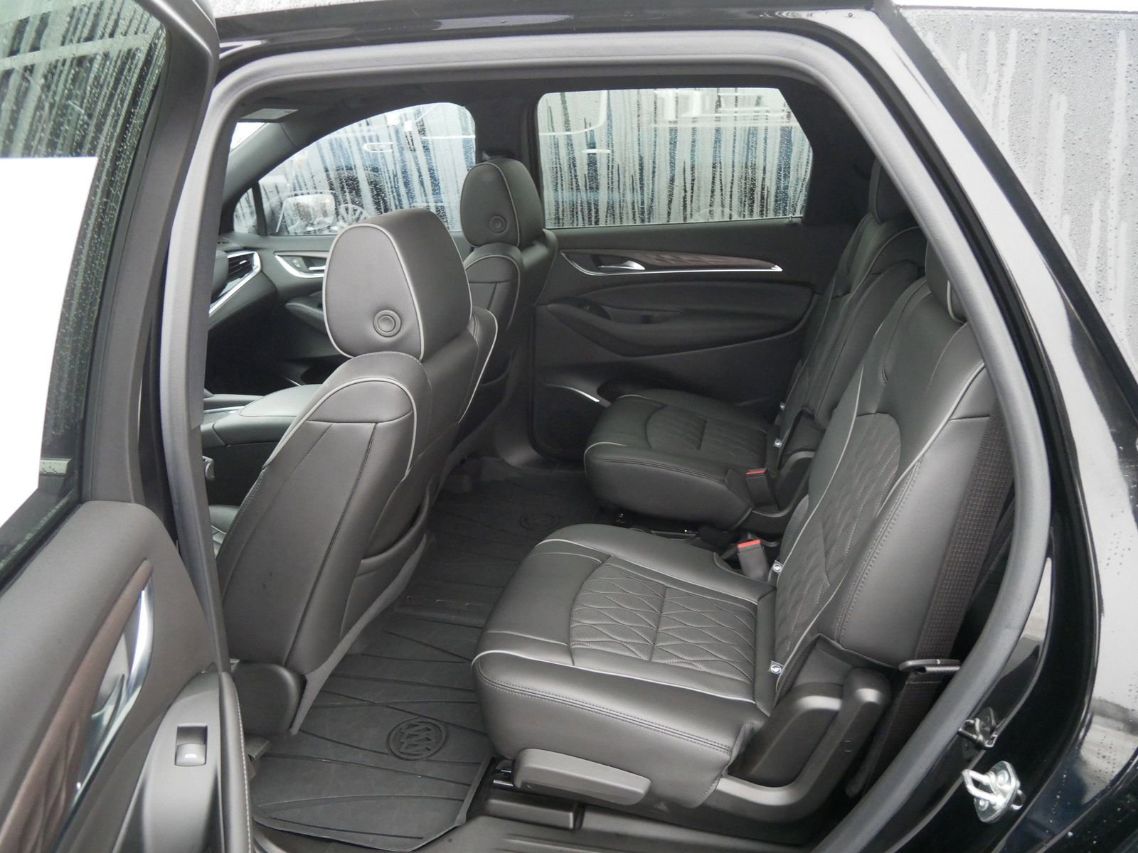 Used 2024 Buick Enclave Avenir w/ Avenir Technology Package image 10